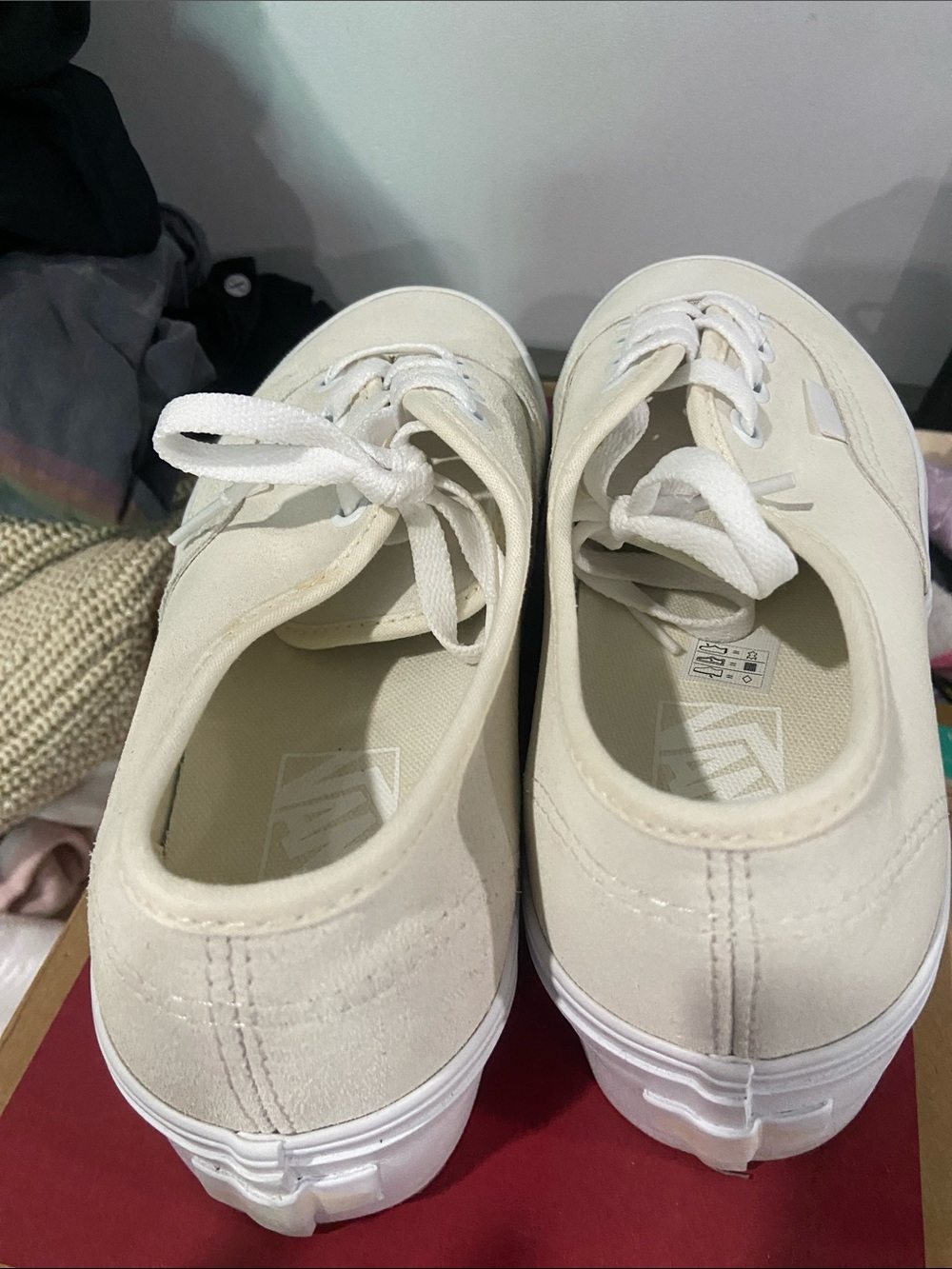Vans - Picture 3 of 3